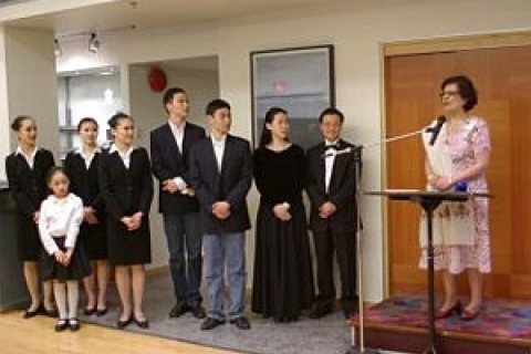 Канадский сенатор гордится участием в Shen Yun канадцев 