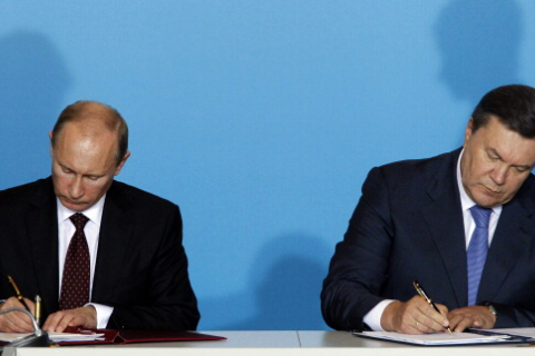 Янукович збирається підписати з Росією пакет документів
