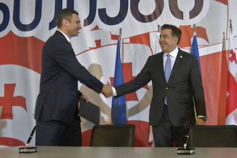 Кличко і Саакашвілі підписали угоду про співпрацю партій