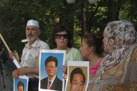 Кримські татари протестують проти придушення уйгурів у Китаї (ФОТОРЕПОРТАЖ) 