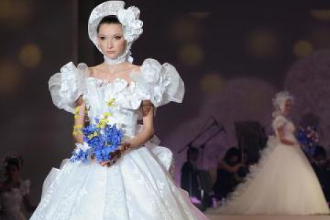 Весільні плаття від відомого японського дизайнера YUMI KATSURA. Фотоогляд