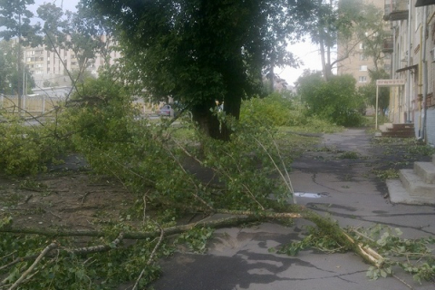 Негода у Харкові знеструмила понад 400 будинків