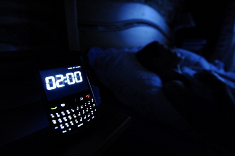 Медики: смартфони викликають безсоння