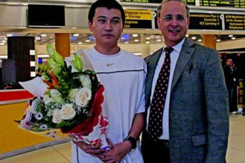 Последователь Фалуньгун Чэнь Дэн обрёл спасение, получив убежище в США