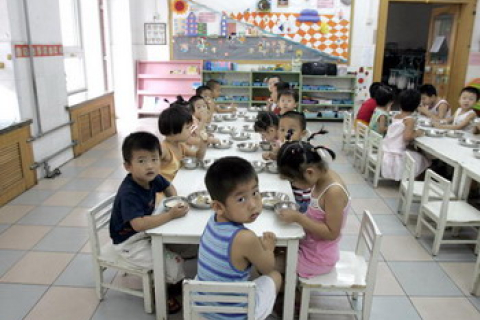 Більше 20 дітей отруїлися щурячою отрутою в дитсадку Китаю