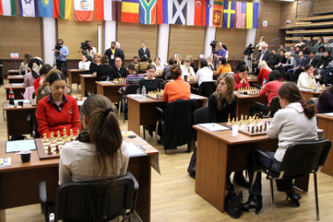 Жіночі шахи: Чемпіонат світу 2012 стартував у Сибіру