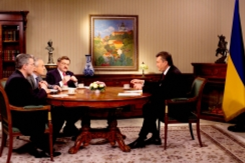 Янукович рассказал о Тимошенко, газе и коррупции
