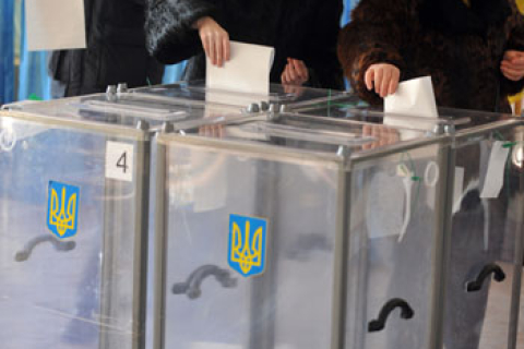 На виборах в Україні попереду Янукович 