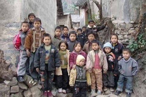 Мільйони дітей у Китаї змушені жити без батьків