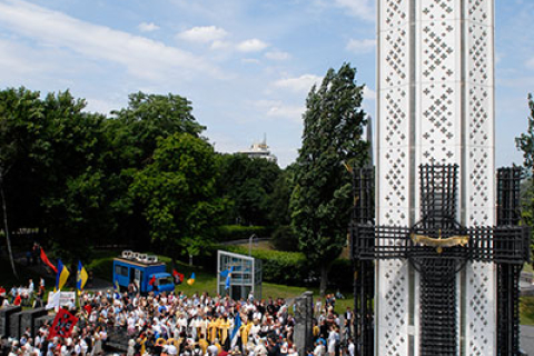 Українська свіча пам'яті про Голодомор обійде планету. Фото