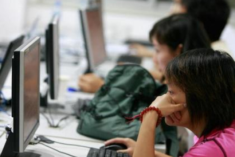 В провінції Гуандун виявили шкідливу для здоров'я шкільну форму