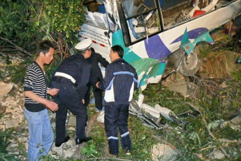 Автобус із студентами впав під укіс у провінції Хубей. Загинуло 6 чоловік