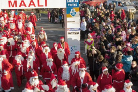 В Финляндии состоялись соревнования Санта-Клаусов