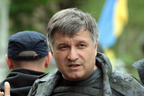 Аваков дав бойовикам кілька годин, щоб скласти зброю