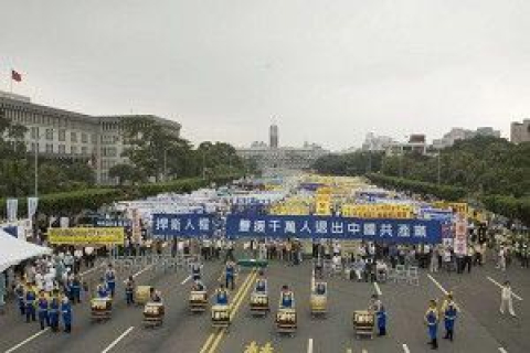 10 мільйонів чоловік, що вийшли з КПК, є для неї похоронним дзвоном