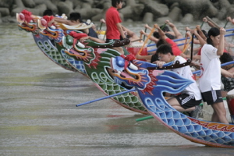 Китайські традиції: гонки на човнах-драконах