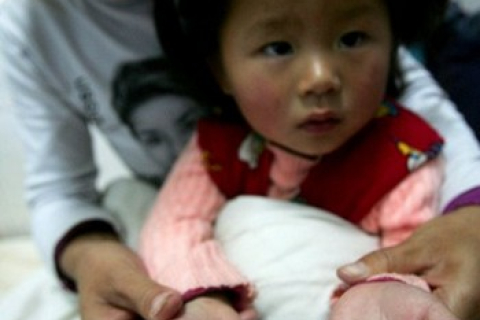 Около 10 тысяч детей заражены кишечным вирусом EV71 в Китае