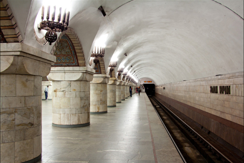 Вранці столичне метро стояло