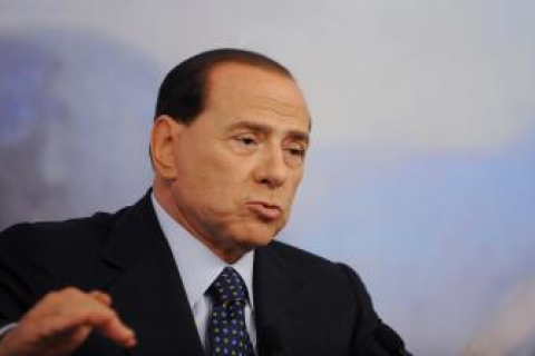 Берлусконі буде платити по €3 млн аліментів щомісяця