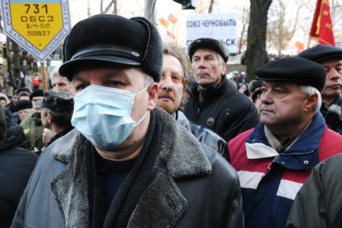 Чорнобильці влаштували мітинг біля Кабміну на пам'ять про трагедію на ЧАЕС