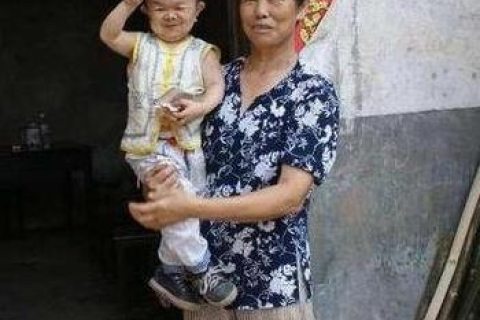 В Китае появился новый претендент на самого маленького человека в мире