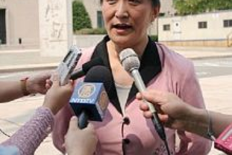 Д-р Ван Вэньи обвиняет репортера Центрального Телевидения КНР в нанесении оскорблений