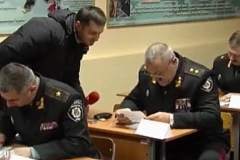Накануне Евро-2012 украинских генералов заставили учить иностранный язык
