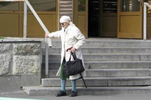 Пенсионеры в России: кто в ответе за унижение?