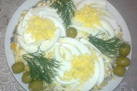 Салат «Хризантема» з шинки і грибів