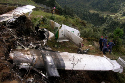 В Непале разбился самолет, погибли 17 человек