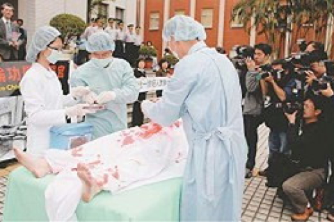 Готується нова ухвала, що забороняє видаляти органи у неповнолітніх в Китаї