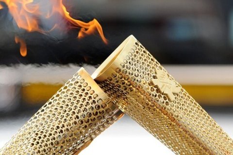 Олімпійський вогонь прибуде до Лондона сьогодні