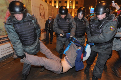 В Москве задержали более 300 протестующих против фальсификации выборов