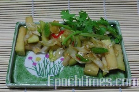Салат із капусти з яблуками по-китайськи