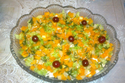 Салат «Сонячне сяйво» з курки і ананаса