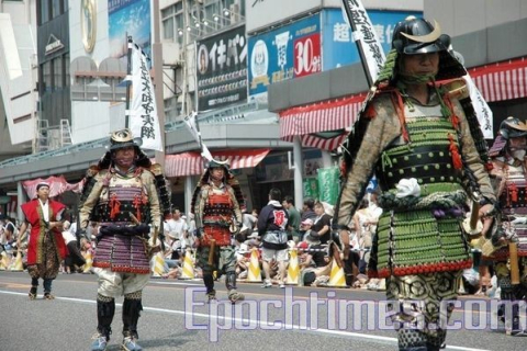 Япония: Красочное шествие в честь праздника города Ниигата (фотообзор)