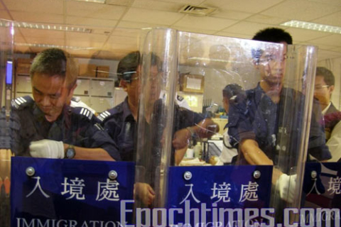 В Гонконге произошла самая крупная депортация в его истории (фото)