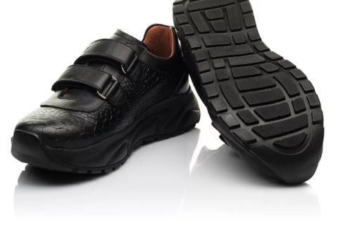 О выборе детской обуви для уроков физкультуры