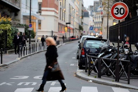 В Париже ограничили скорость транспорта до 30 км в час