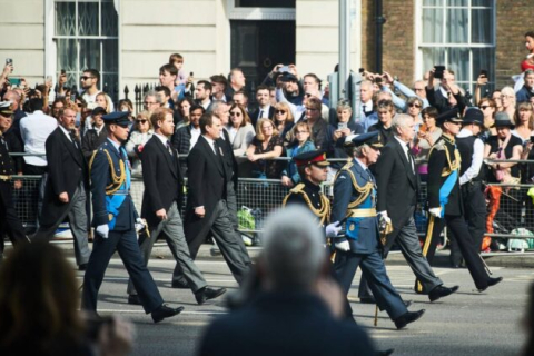Законодатели Великобритании выразили озабоченность решением Правительства пригласить Китай на похороны королевы