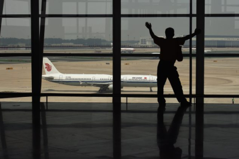 Масове скасування авіарейсів по всьому Китаю. Причини невідомі