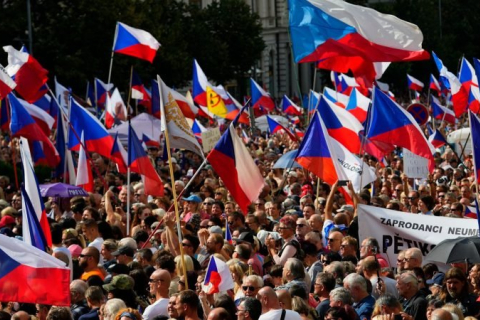 Массовые протесты в Праге: власть должна представлять интересы населения