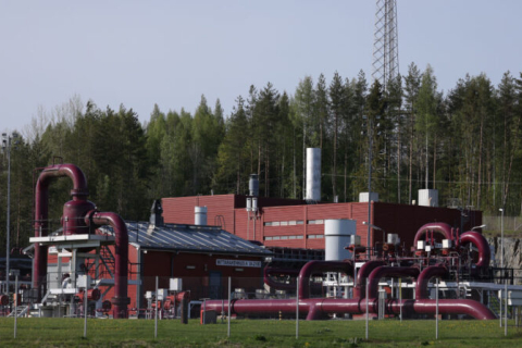 Гринпис блокирует разгрузку российского газа в Финляндии