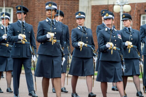 Великобритания признает «ошибки» после того, как Королевские ВВС якобы дискриминировали белых мужчин, чтобы повысить разнообразие