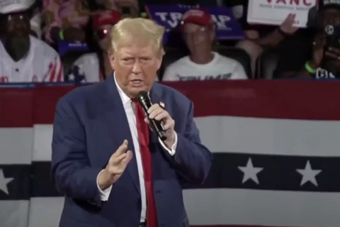 Трамп обіцяє запровадити 200% мита на китайські автомобілі (ВІДЕО)