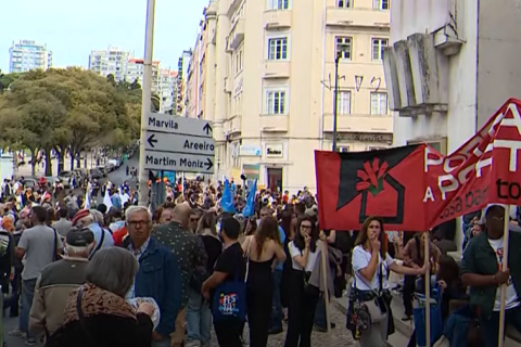 Тисячі людей протестують у Португалії через зростання цін на житло та орендної плати (ВІДЕО)
