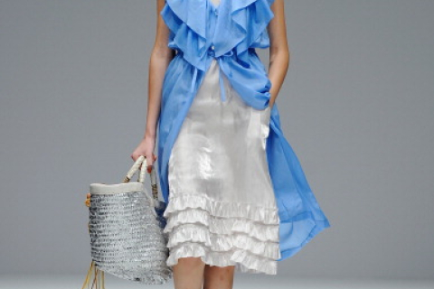 Презентация коллекции от Yukiko Hanai весна/лето 2011 на Неделе моды в Токио, Япония