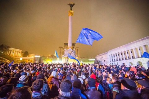 В ответ на решение правительства украинцы организовали Евромайдан