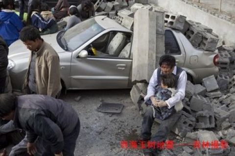 Число жертв землетрясения в Китае может быть во много раз больше официальных данных. Фотообзор
