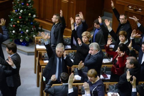 Власти согласились не публиковать законы 16 января — нардеп